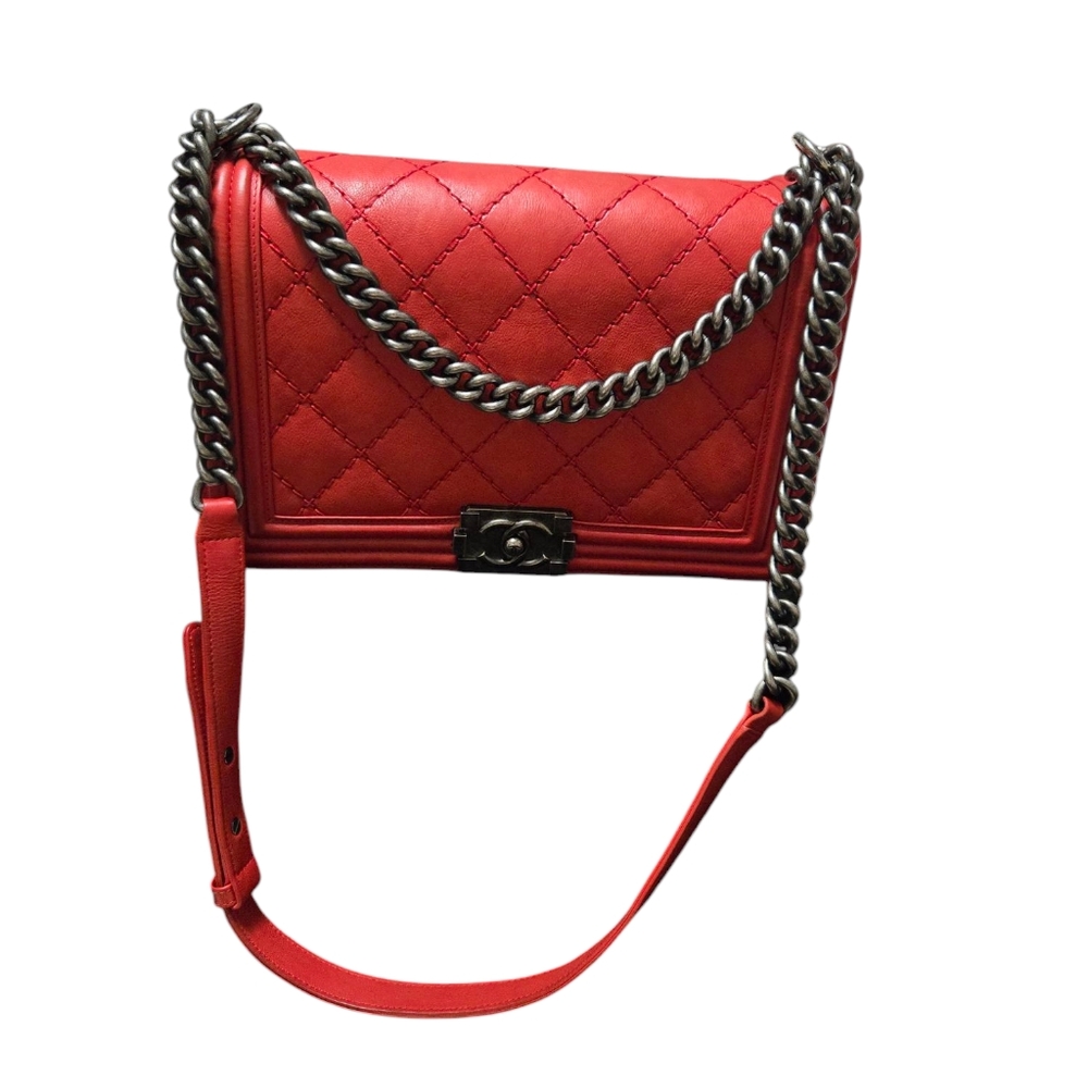Chanel Calfskin Quilted Medium Boy Flap in Red. - Picture 3 of 17